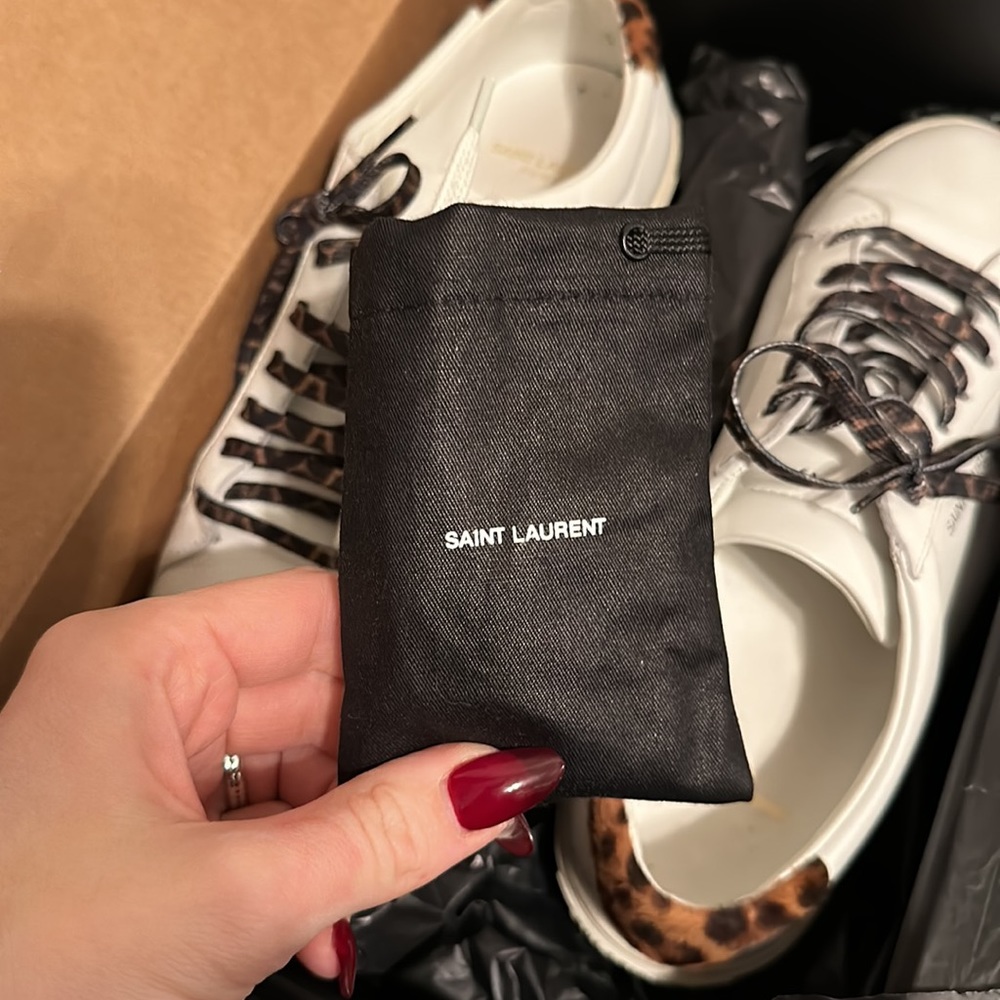 Saint Laurent Andy Low Top Sneaker - Picture 10 of 10